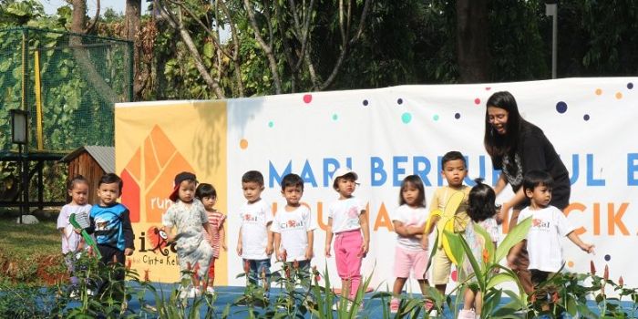 Berikut ciri ciri yang biasanya dialami masa anak anak adalah