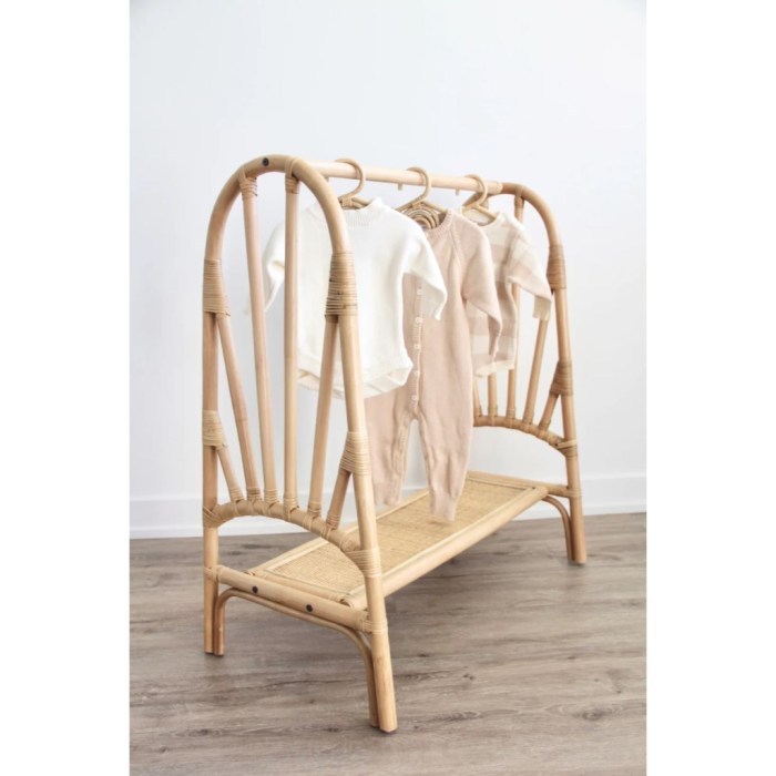 Jual Gantungan baju rotan anak/tempat pakaian baju/jemuran baju anak ...