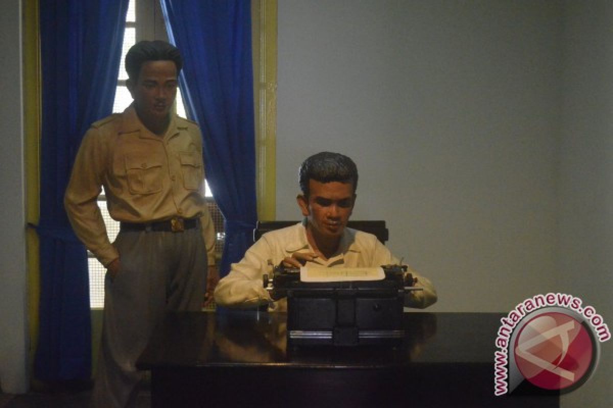 Peran sayuti melik dalam proklamasi indonesia adalah