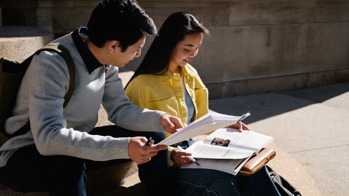 Sebutkan contoh keterbukaan ideologi pancasila di bidang politik