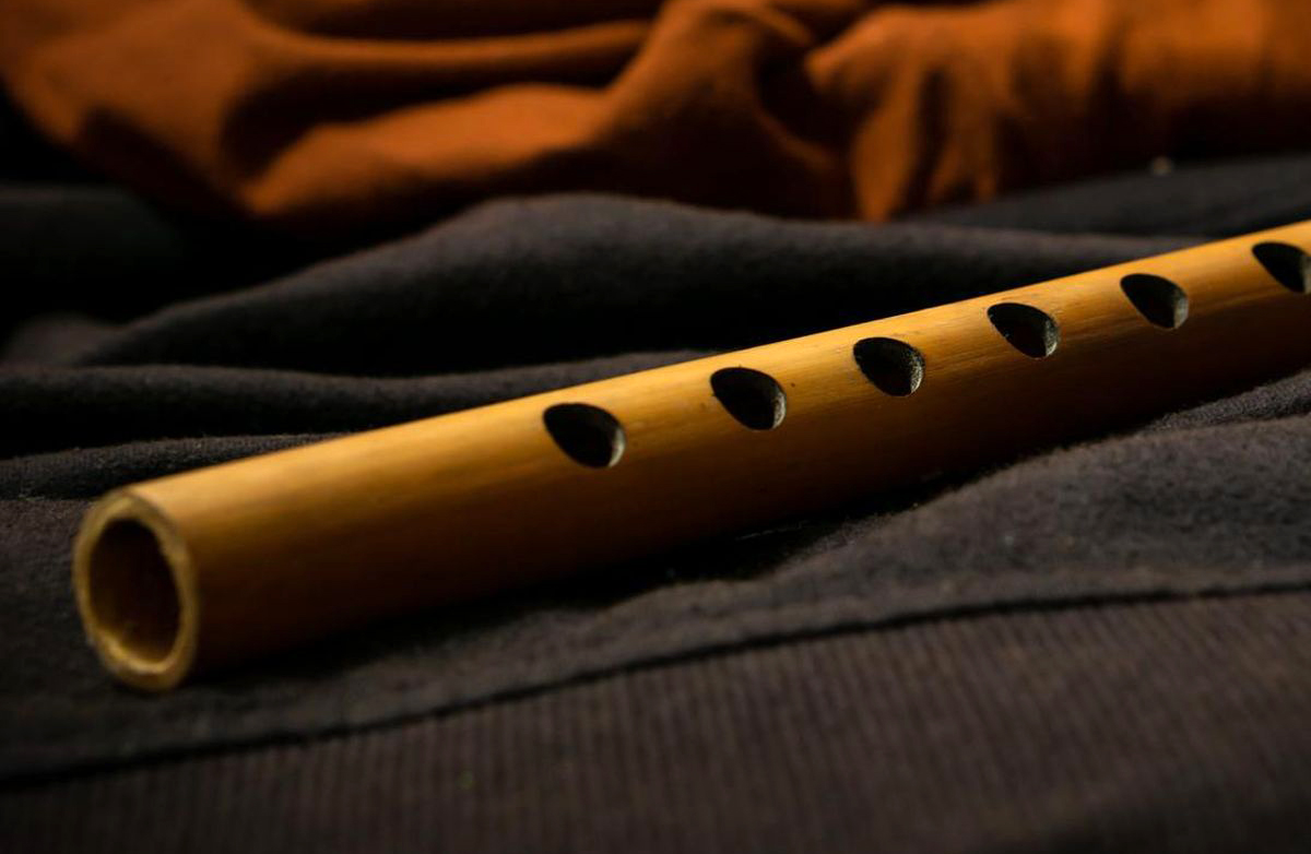 Alat musik suling termasuk dalam kelompok alat musik