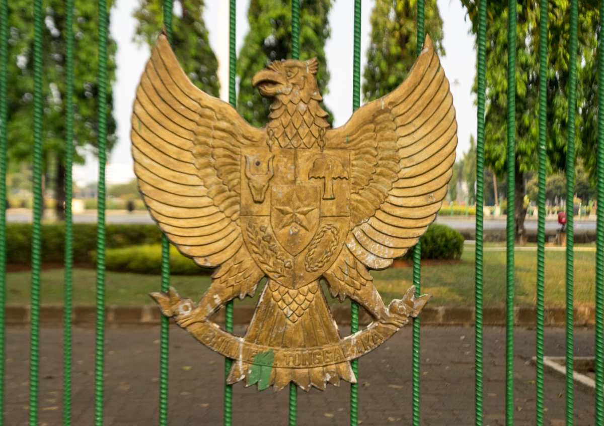 Sila kedua pancasila dilambangkan dengan